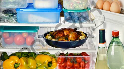 قرار دادن مواد غذایی گرم در درون یخچال